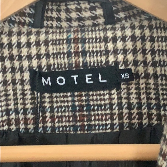 Motel Rocks Plaid Blazer - Picture 6 of 7